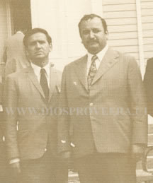 Pastor Raul Alvarado Tapia junto al Obispo Carlos San Martn (el arrayn, 1972) 